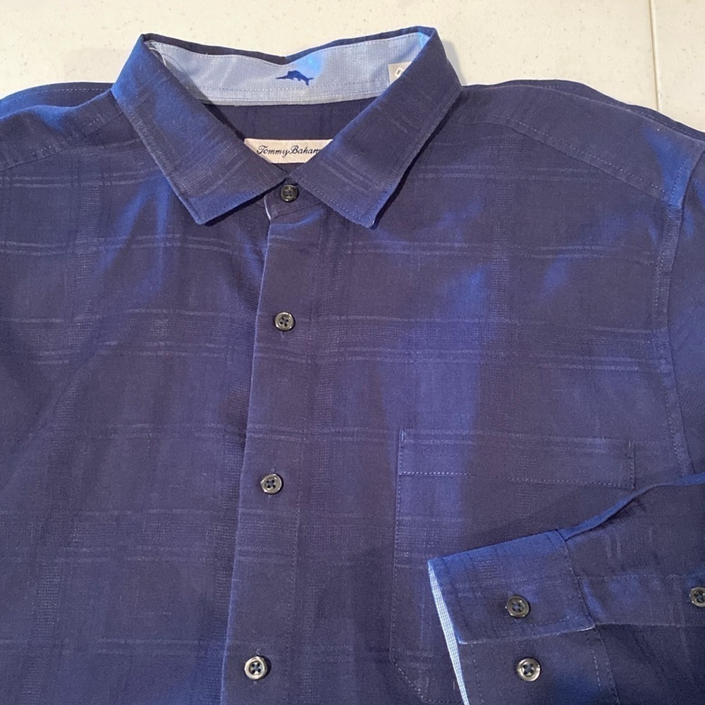 Tommy Bahama men’s long sleeved shirt size extra large flip cuff